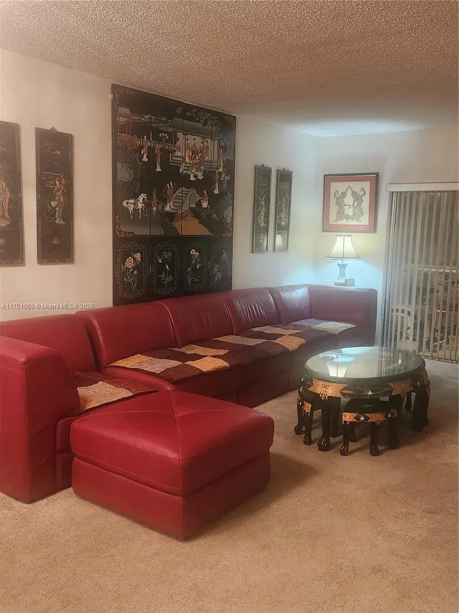 4350 Hillcrest Dr # 807, Hollywood FL 33021