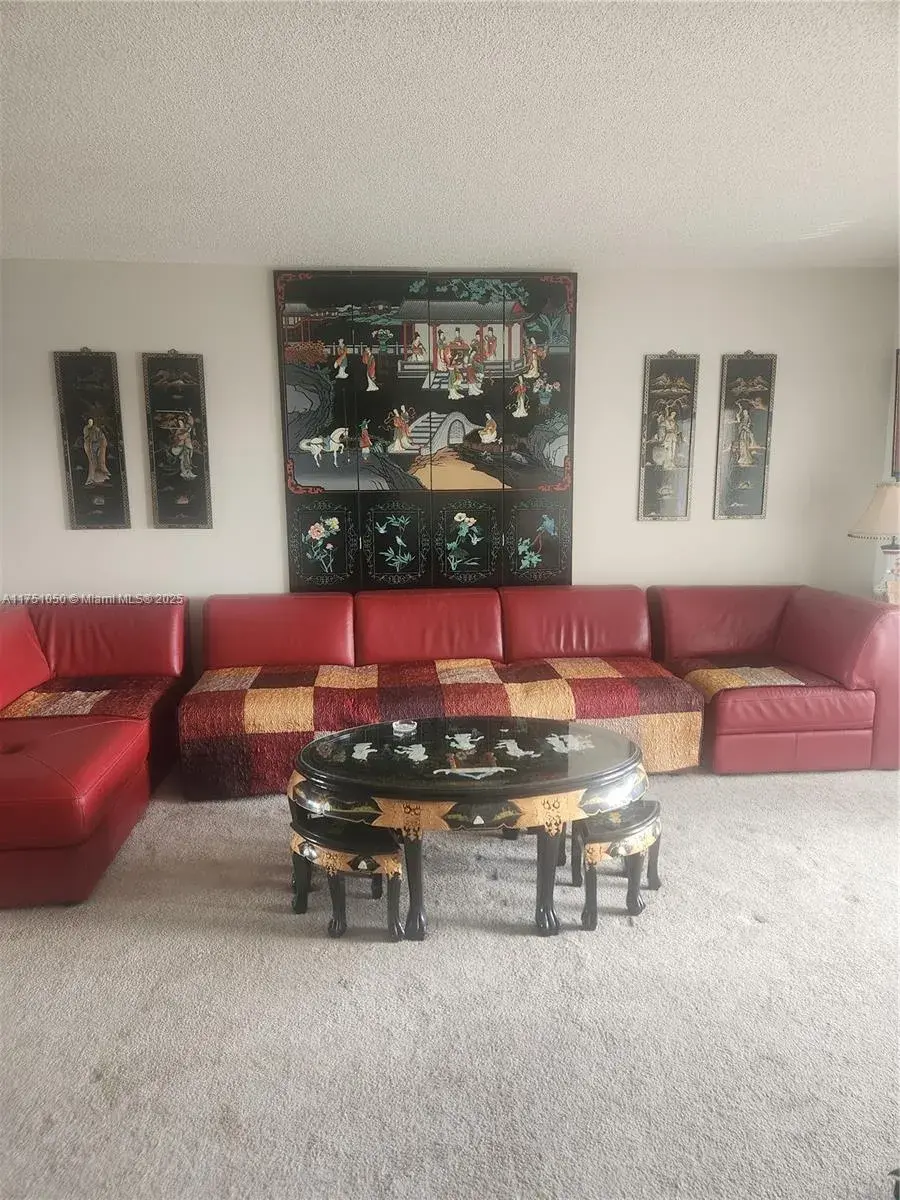 4350 Hillcrest Dr # 807, Hollywood FL 33021