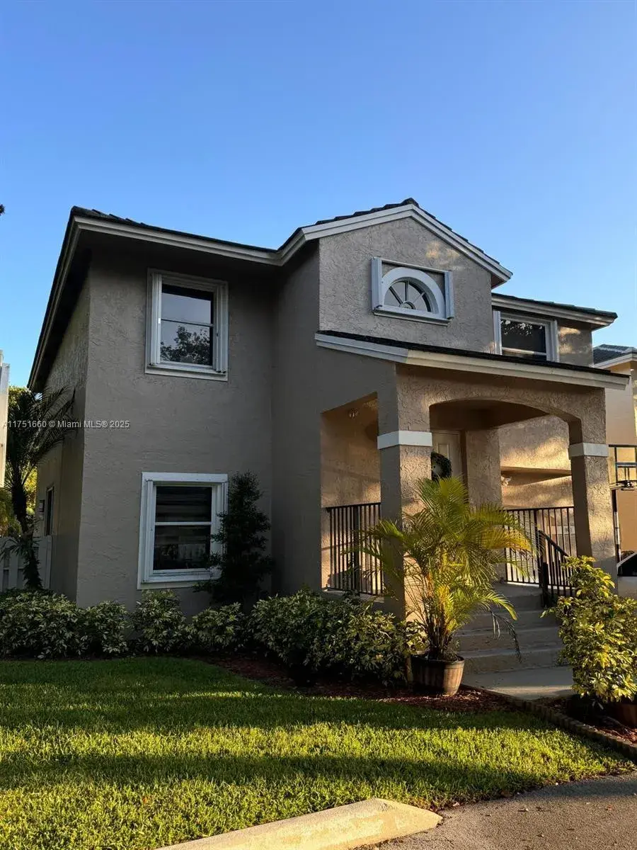 9930 NW 9th Ct, Plantation FL 33324