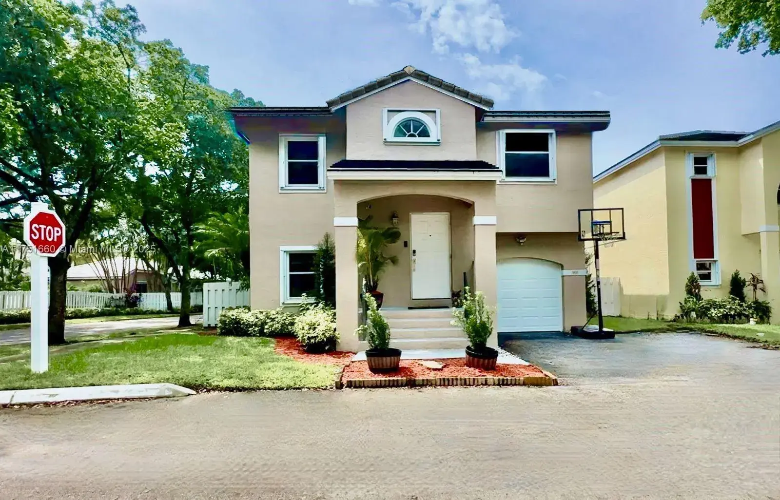 9930 NW 9th Ct, Plantation FL 33324
