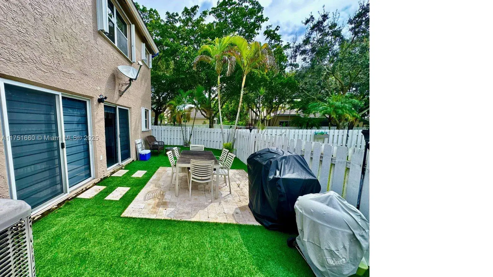 9930 NW 9th Ct, Plantation FL 33324