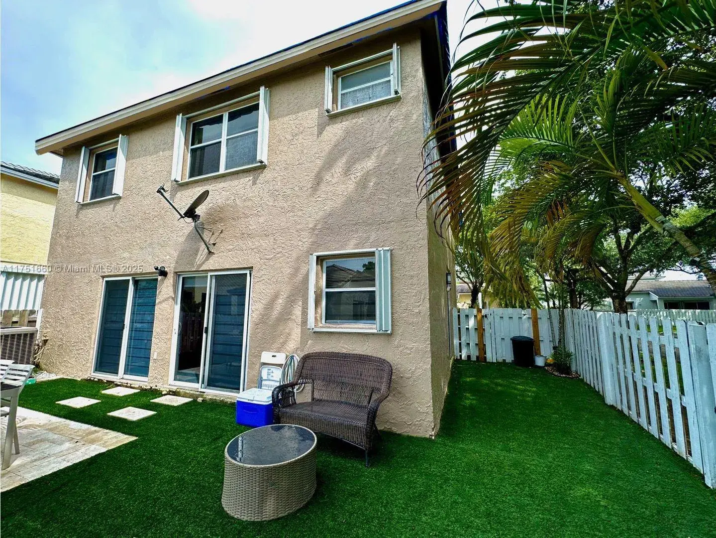 9930 NW 9th Ct, Plantation FL 33324