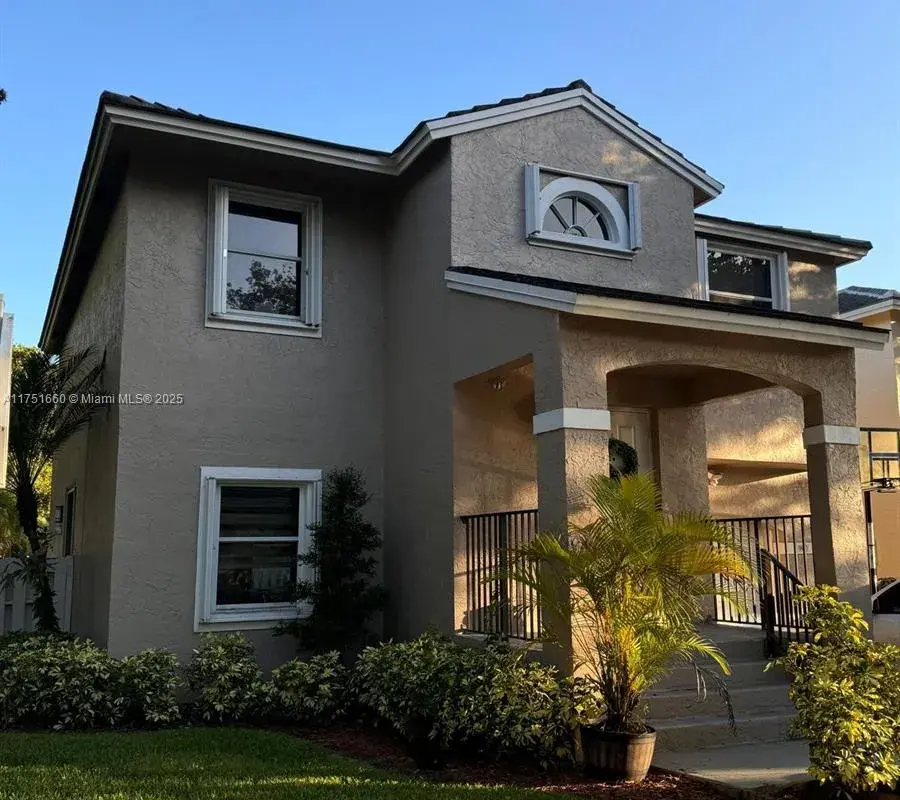 9930 NW 9th Ct, Plantation FL 33324