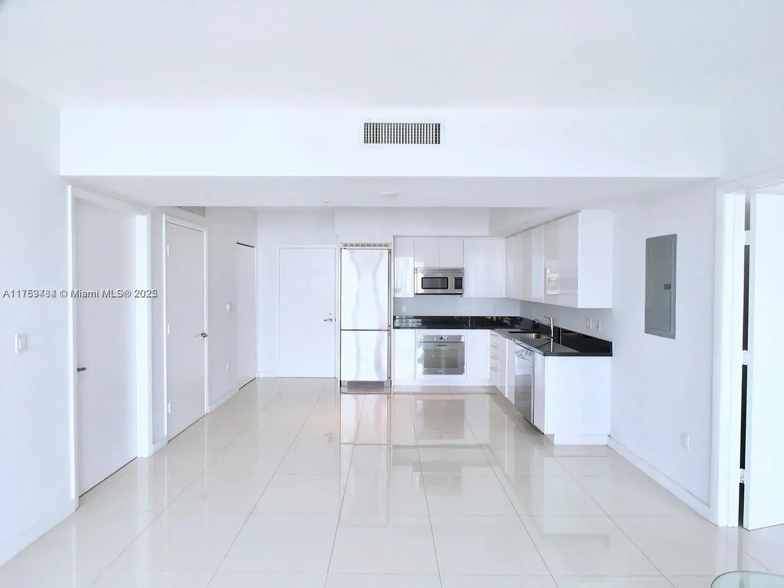 2 bedroom 2 bath Residential for sale at 92 SW 3rd St # 2412, Miami FL 33130