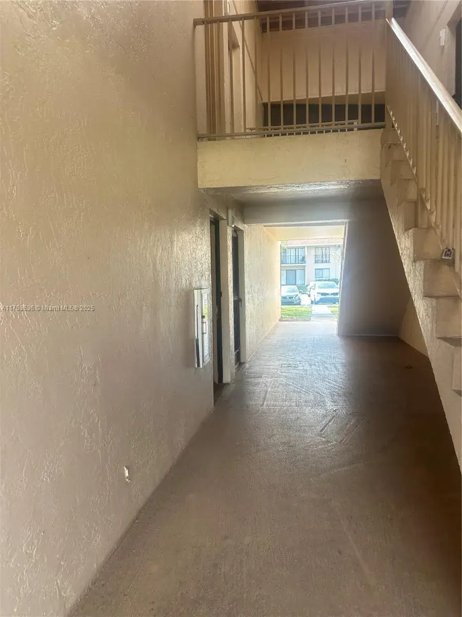 5851 Washington St # 84, Hollywood FL 33121