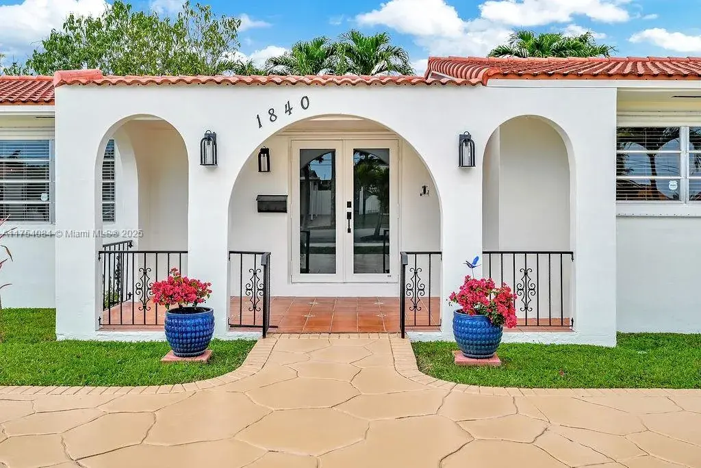 1840 SW 94th Ave, Miami FL 33165