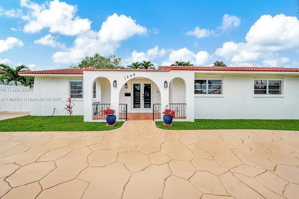 1840 SW 94th Ave, Miami FL 33165