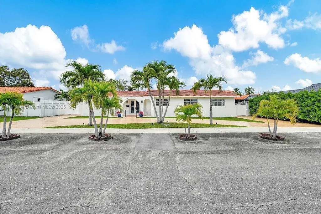 1840 SW 94th Ave, Miami FL 33165