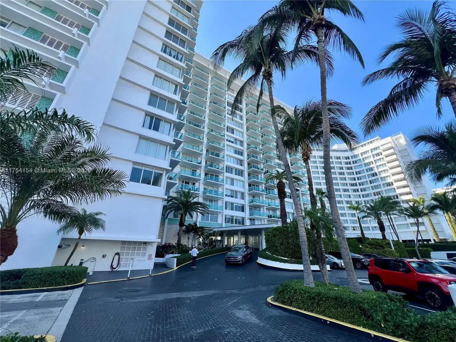 1 bedroom 1 bath Residential for sale at 1000 West Ave # 908, Miami Beach FL 33139