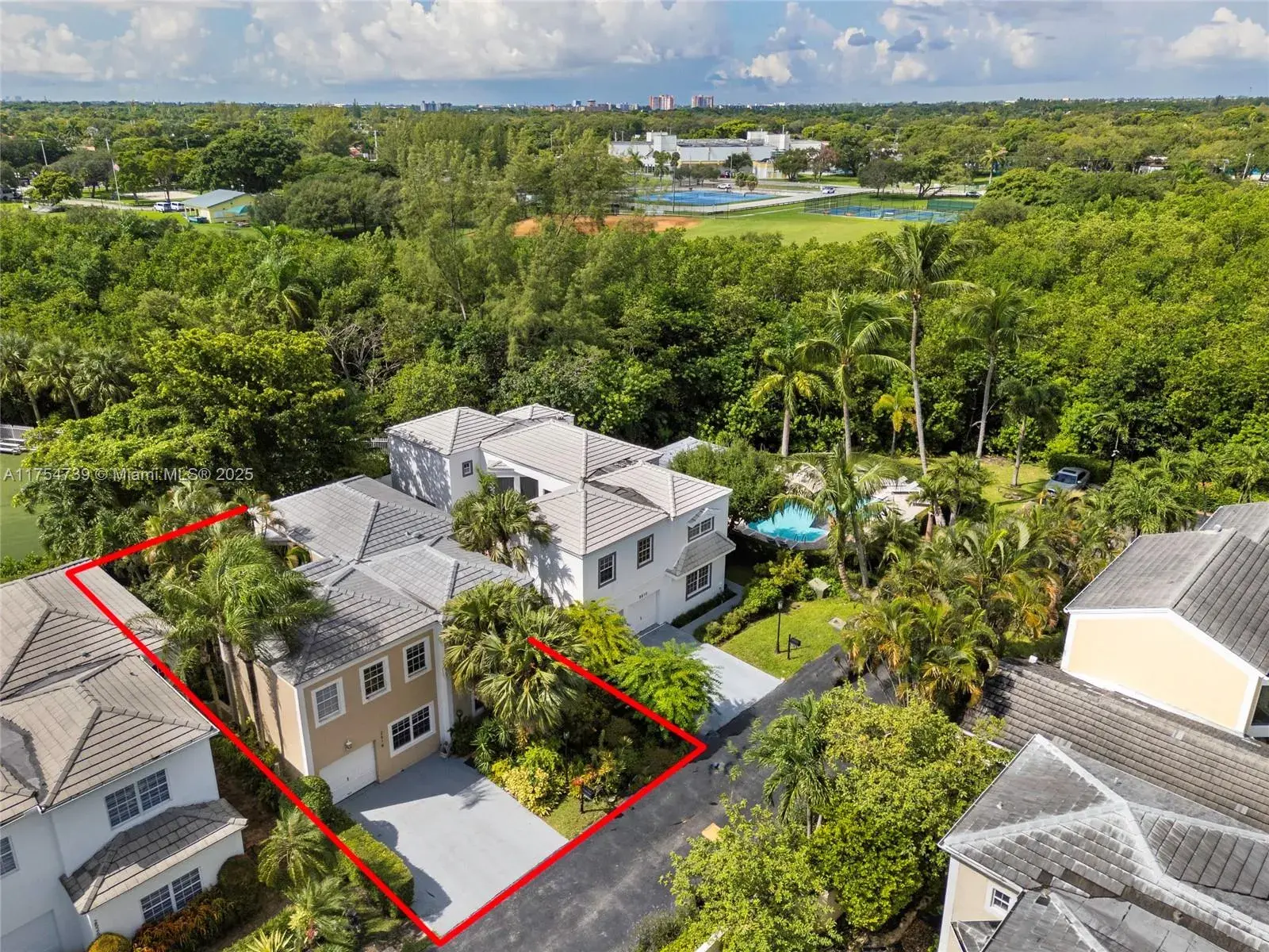 4 bedroom 3 bath Residential for sale at 2518 NE 206th Ter, Miami FL 33180