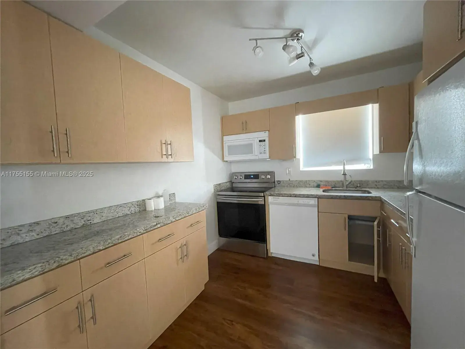 821 Euclid Ave # 403, Miami Beach FL 33139
