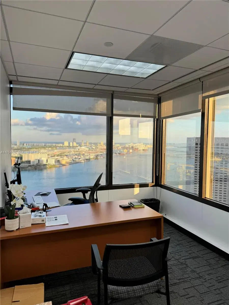 2 S Biscayne Blvd # 3200, Miami FL 33131
