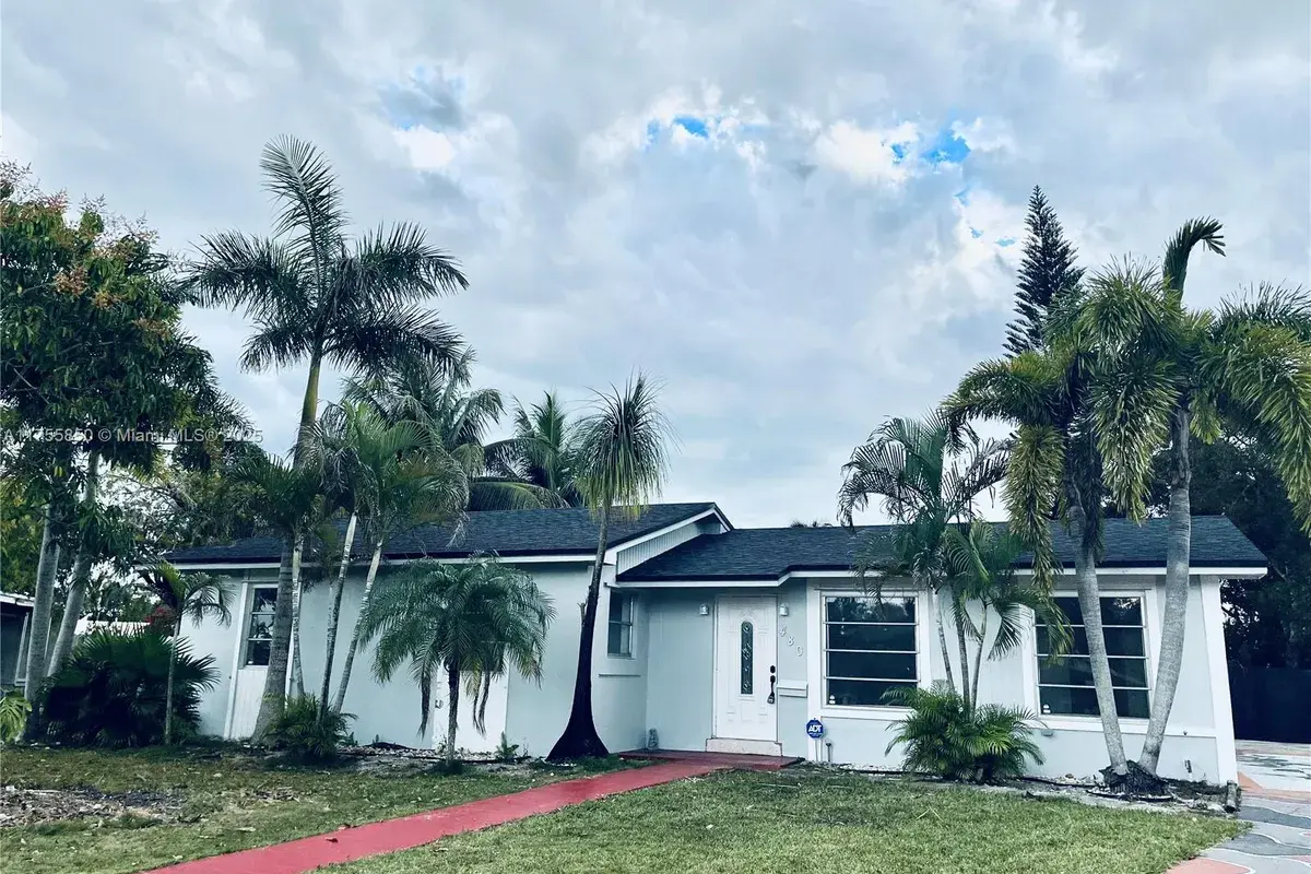 480 NW 16th St, Homestead FL 33030
