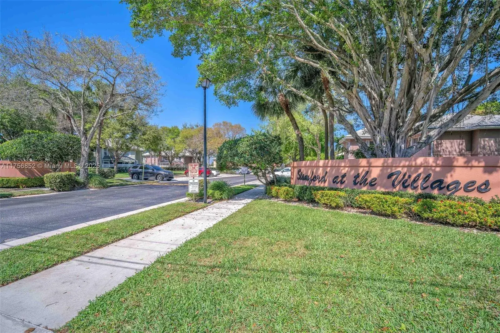 2 bedroom 2 bath Residential for sale at 1947 Stratford Way, West Palm Beach FL 33409