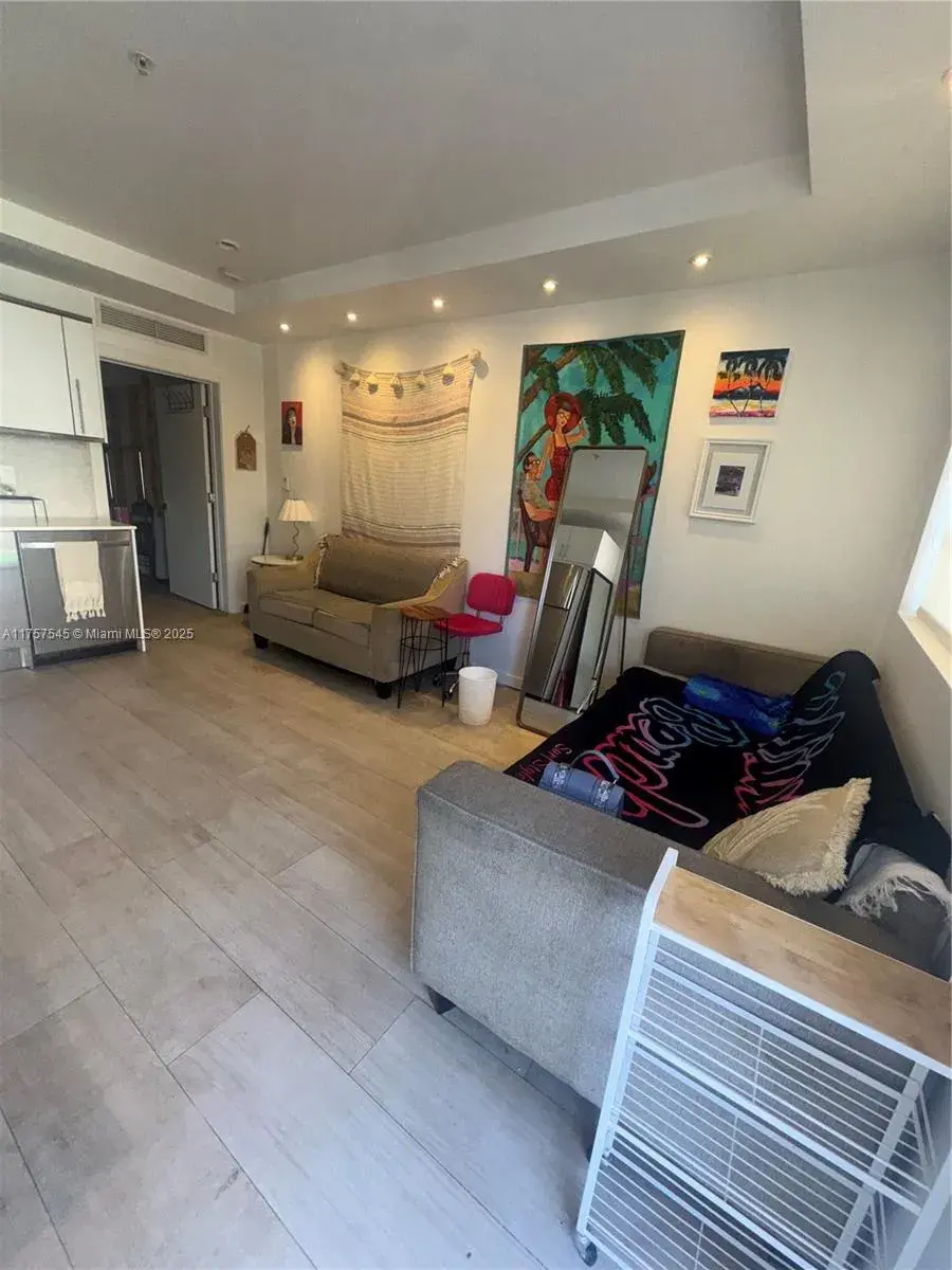 1 bedroom 1 bath Residential for sale at 700 16th St # 106, Miami Beach FL 33139
