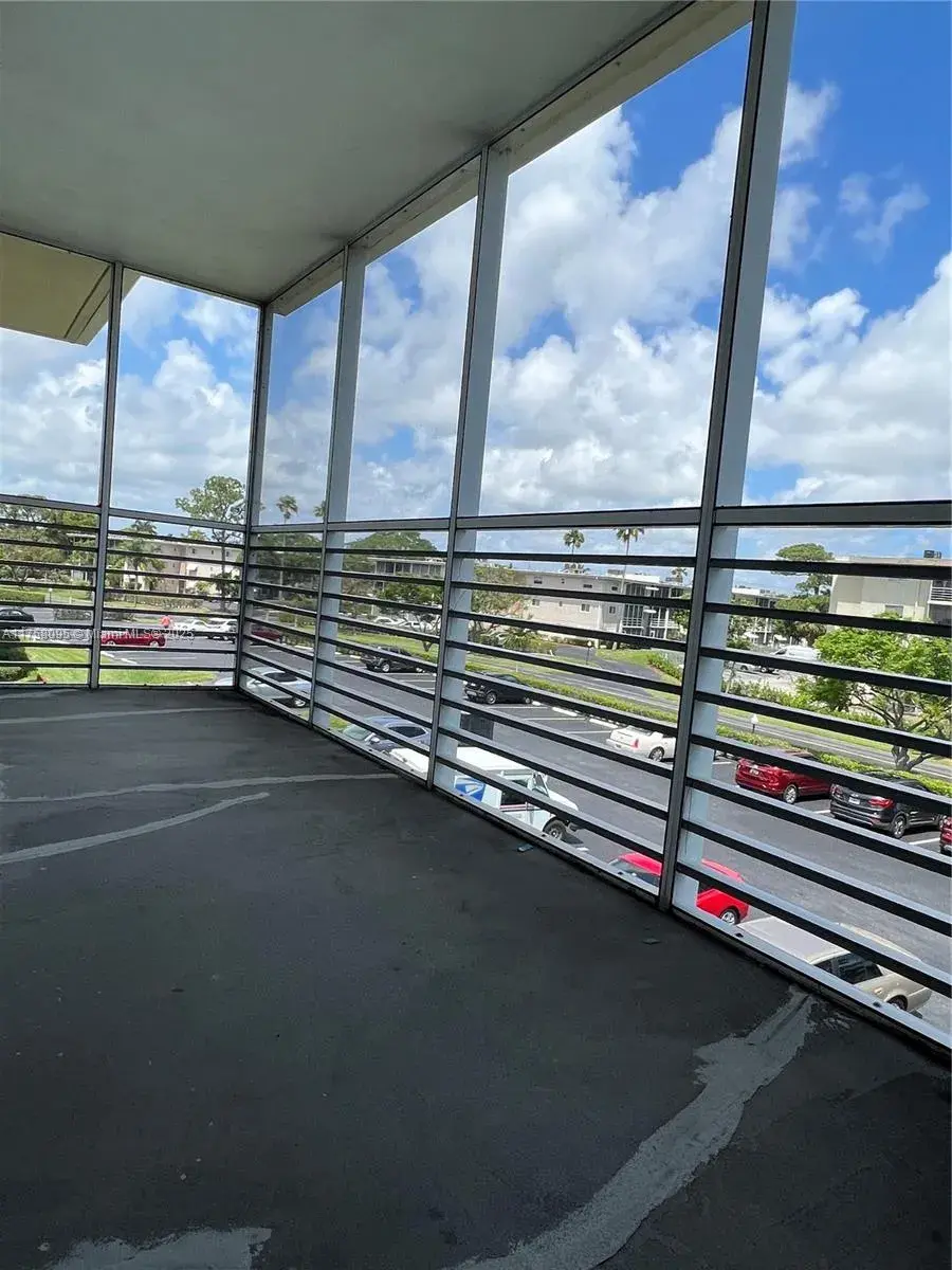 2562 N Garden Dr N # 301, Lake Worth FL 33461