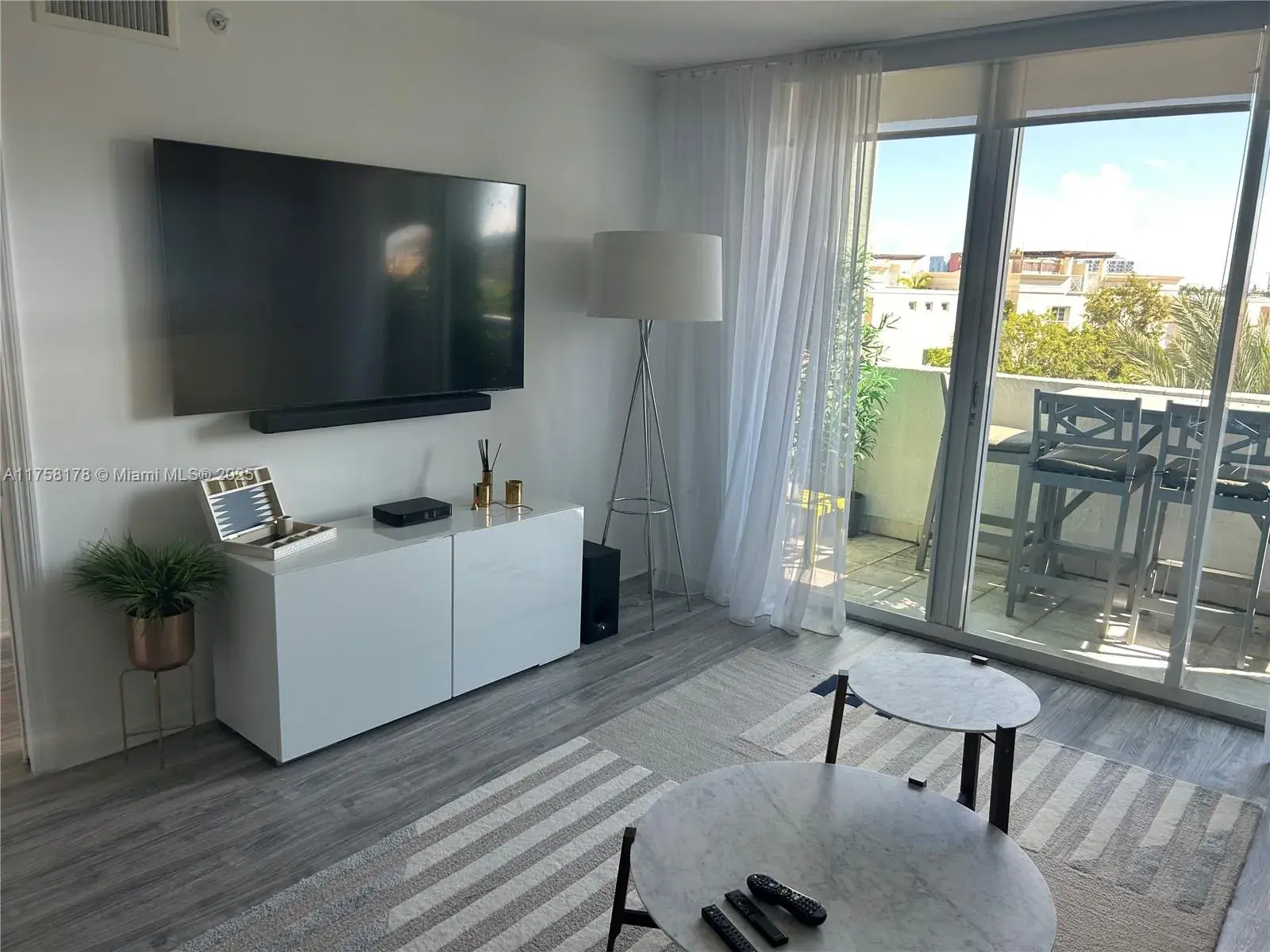 90 Alton Rd # 607, Miami Beach FL 33139