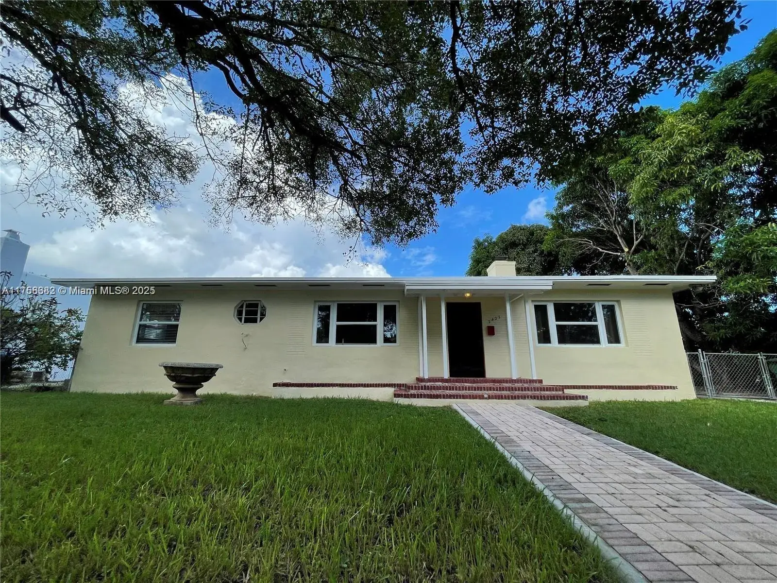 2423 SW 13th St, Miami FL 33145