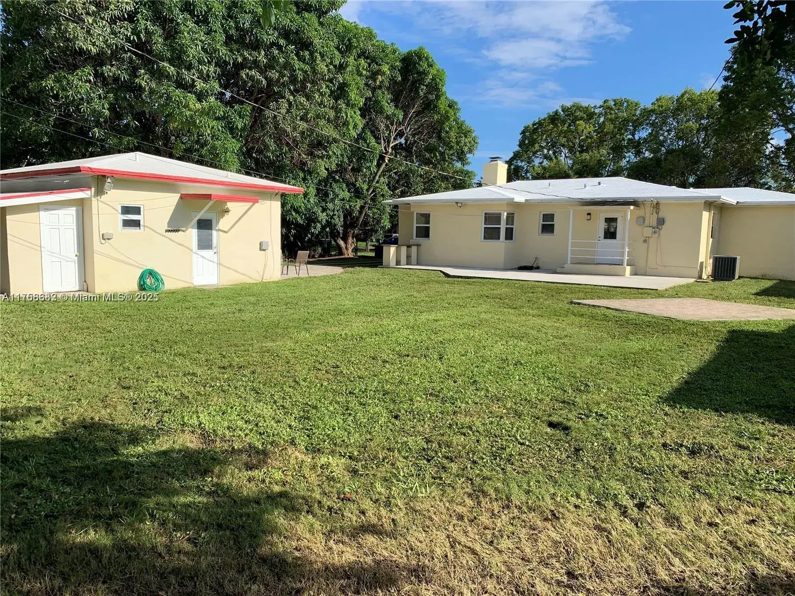 2423 SW 13th St, Miami FL 33145