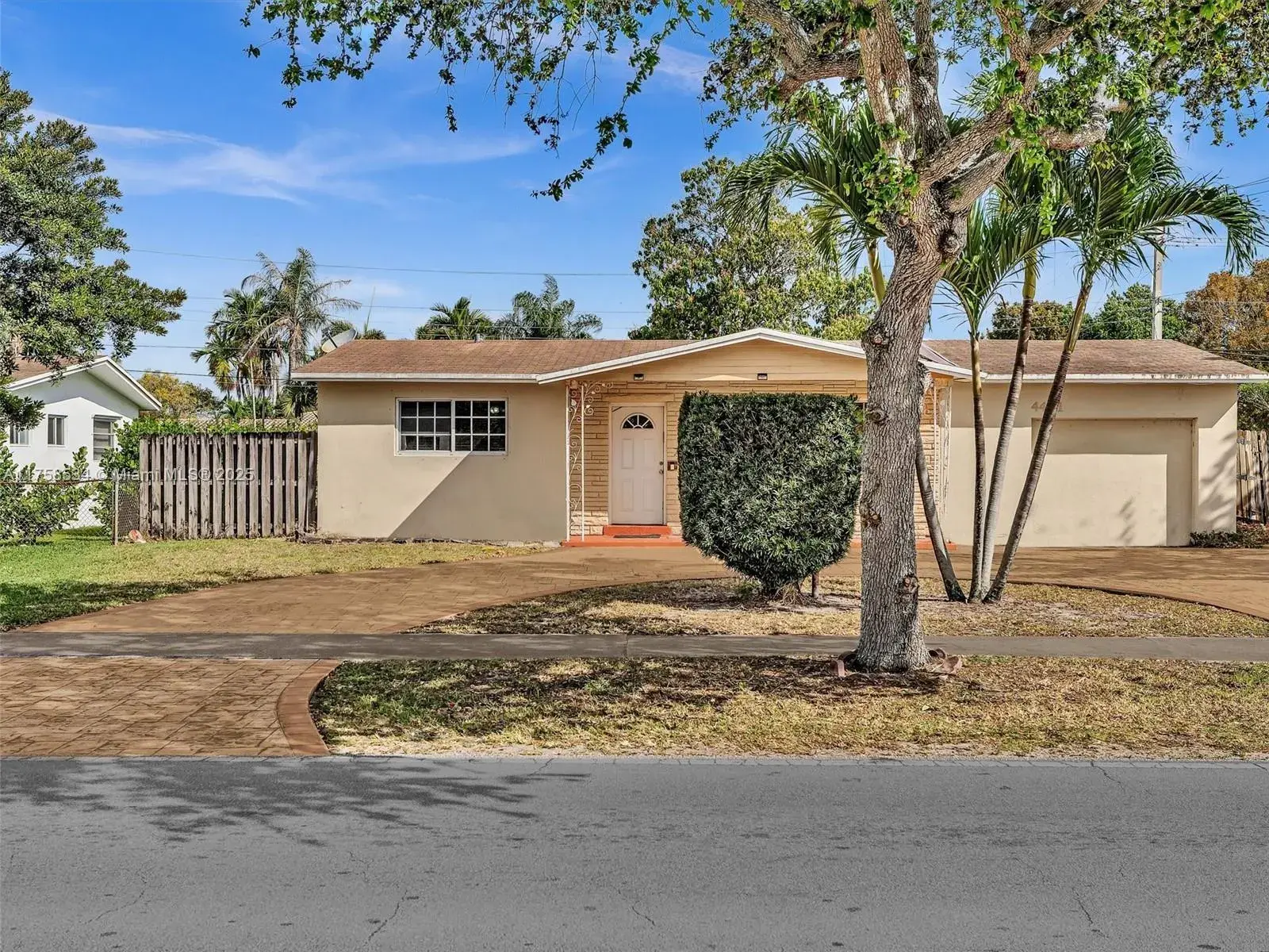 3 bedroom 2 bath Residential for sale at 4401 Johnson St, Hollywood FL 33021