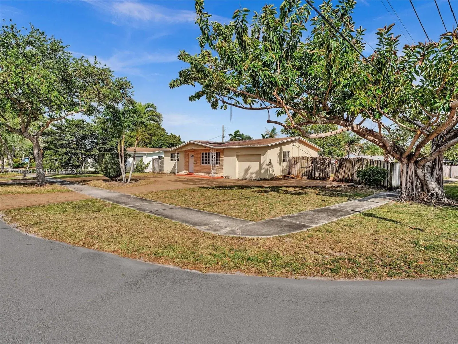4401 Johnson St, Hollywood FL 33021