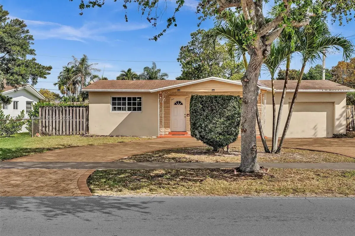 4401 Johnson St, Hollywood FL 33021
