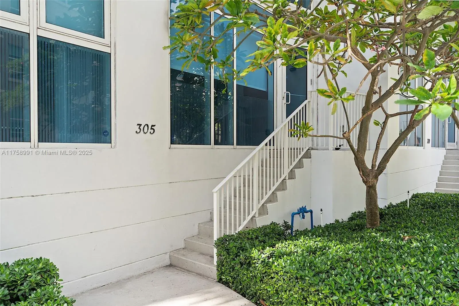 2 bedroom 2 bath Residential for sale at 2020 N Bayshore Dr # 104, Miami FL 33137