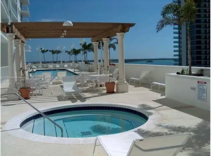1200 Brickell Bay Dr # 3318, Miami FL 33131