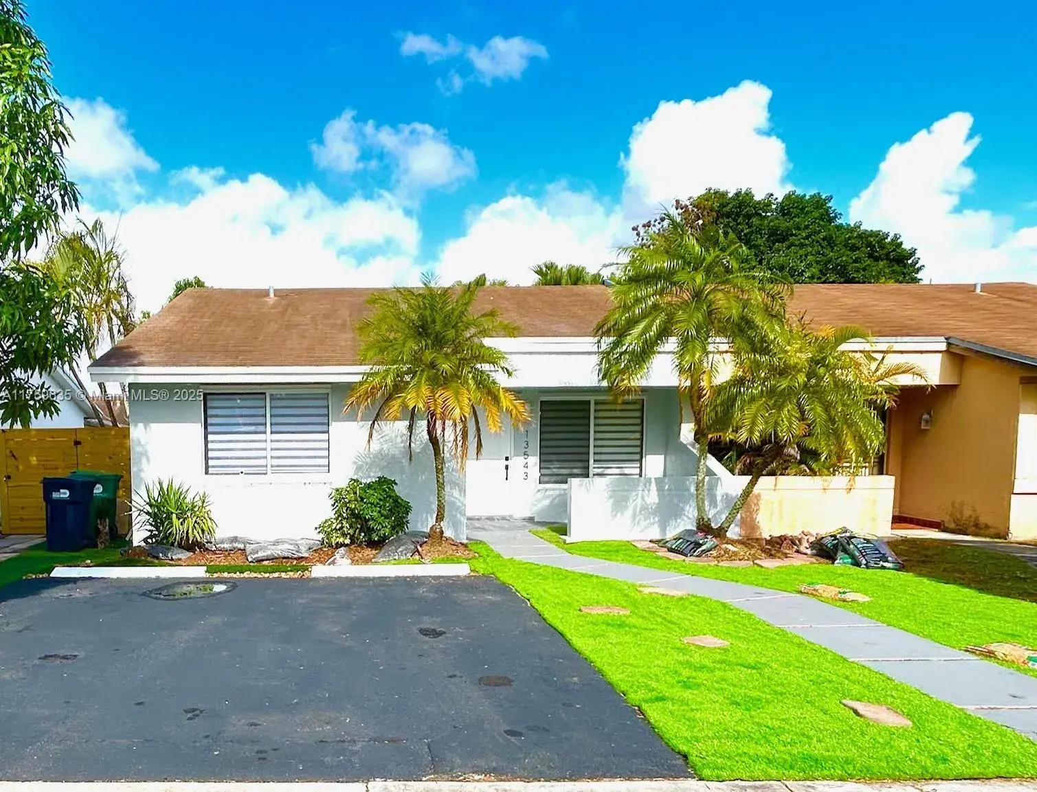2 bedroom 2 bath Residential for sale at 13543 SW 65th Ln, Miami FL 33183