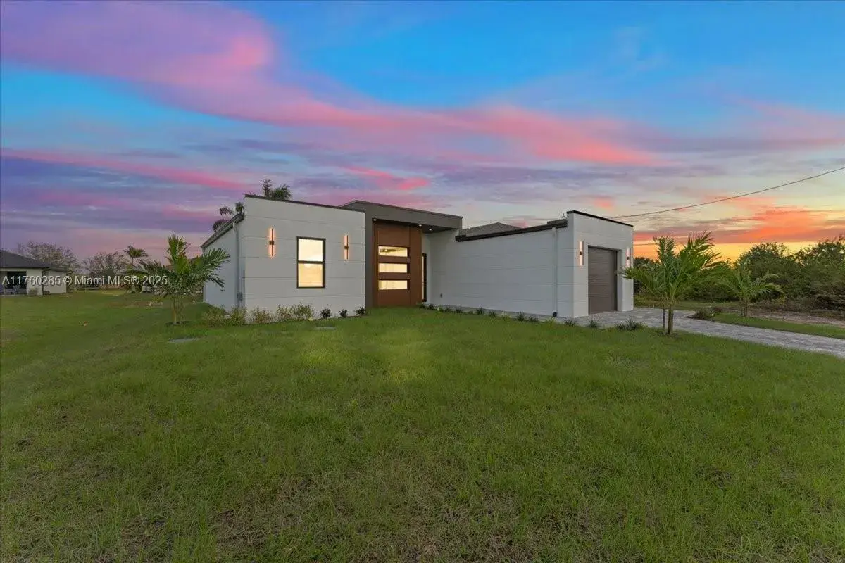 3 bedroom 2 bath Residential for sale at 469 Petite AVE, Lehigh Acres FL 33974