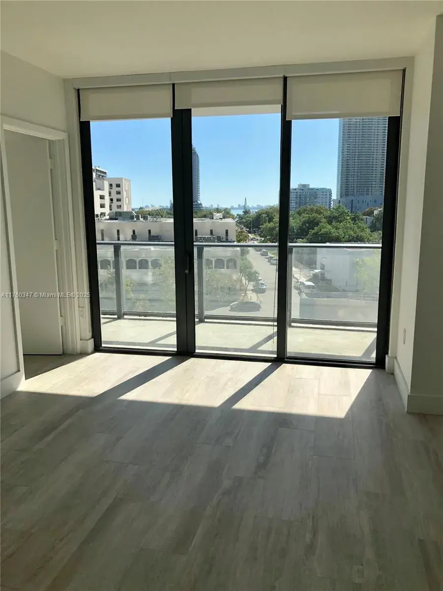 1 bedroom 1 bath Residential for sale at 121 NE 34th St # L406, Miami FL 33137