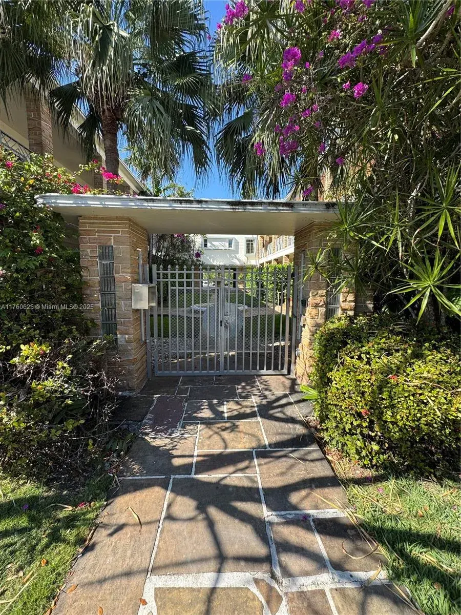 1 bedroom 1 bath Residential for sale at 2131 Calais Dr # 1, Miami Beach FL 33141