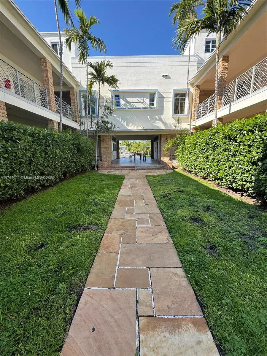 2131 Calais Dr # 1, Miami Beach FL 33141