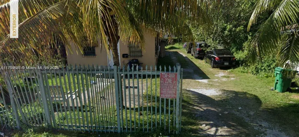 7544 NE 1st Ave, Miami FL 33138