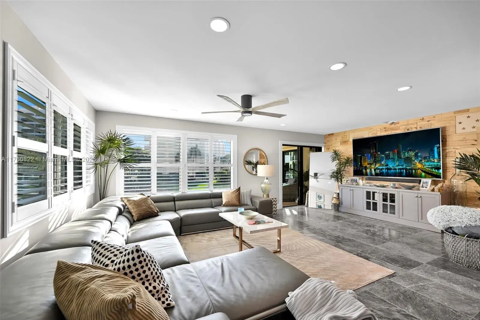 3 bedroom 2 bath Residential for sale at 372 Golfview Rd # 201, North Palm Beach FL 33408