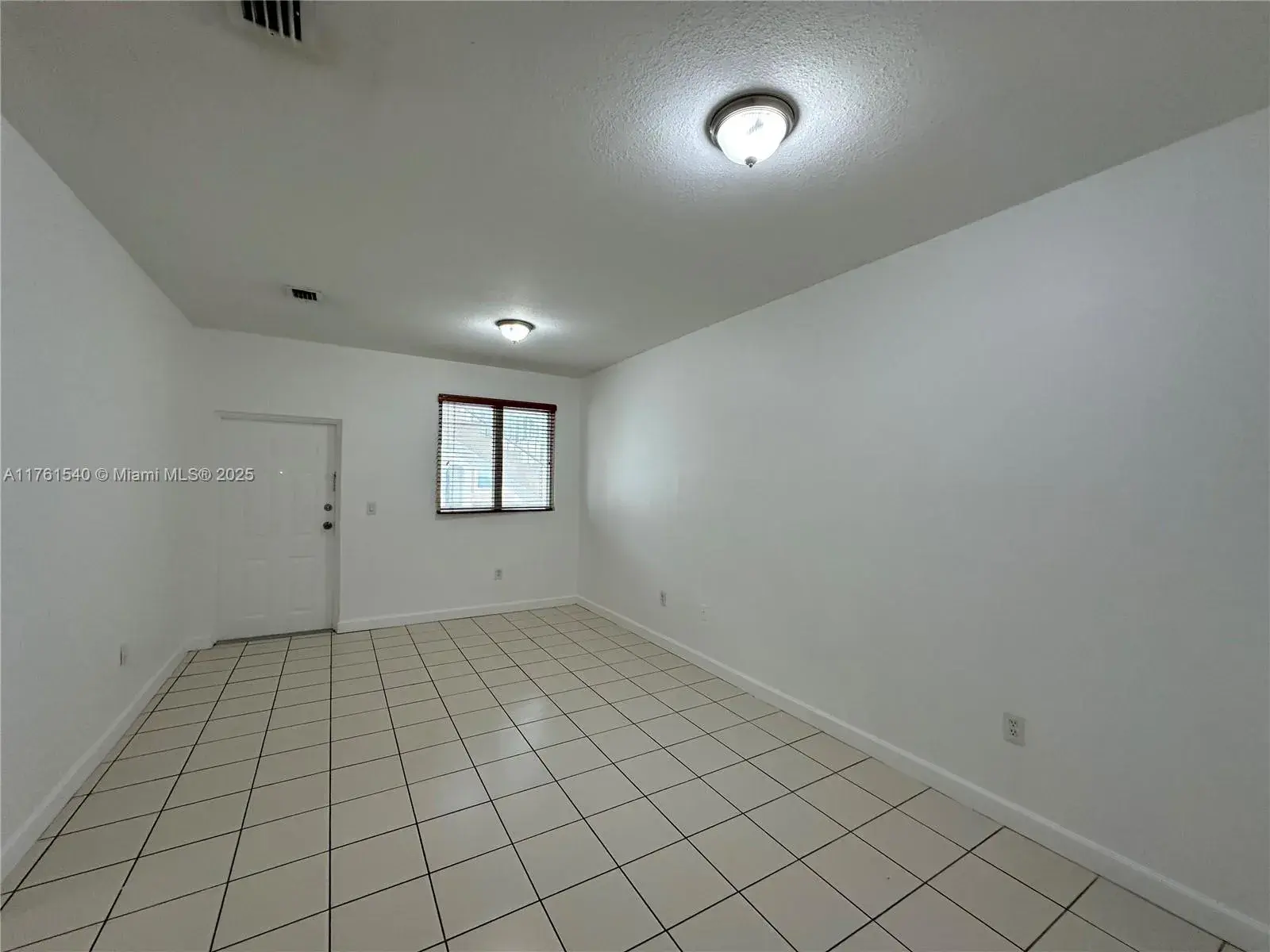 1663 SE 27th Dr # 103, Homestead FL 33035