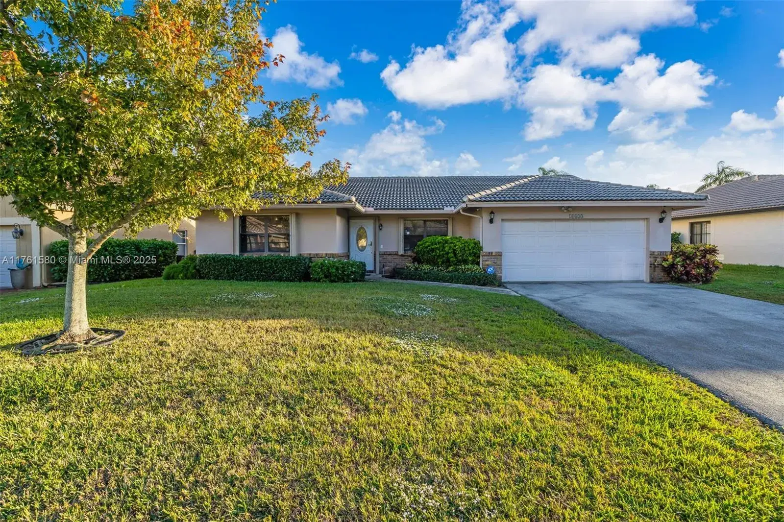 4 bedroom 2 bath Residential for sale at 10820 NW 10th Pl, Coral Springs FL 33071