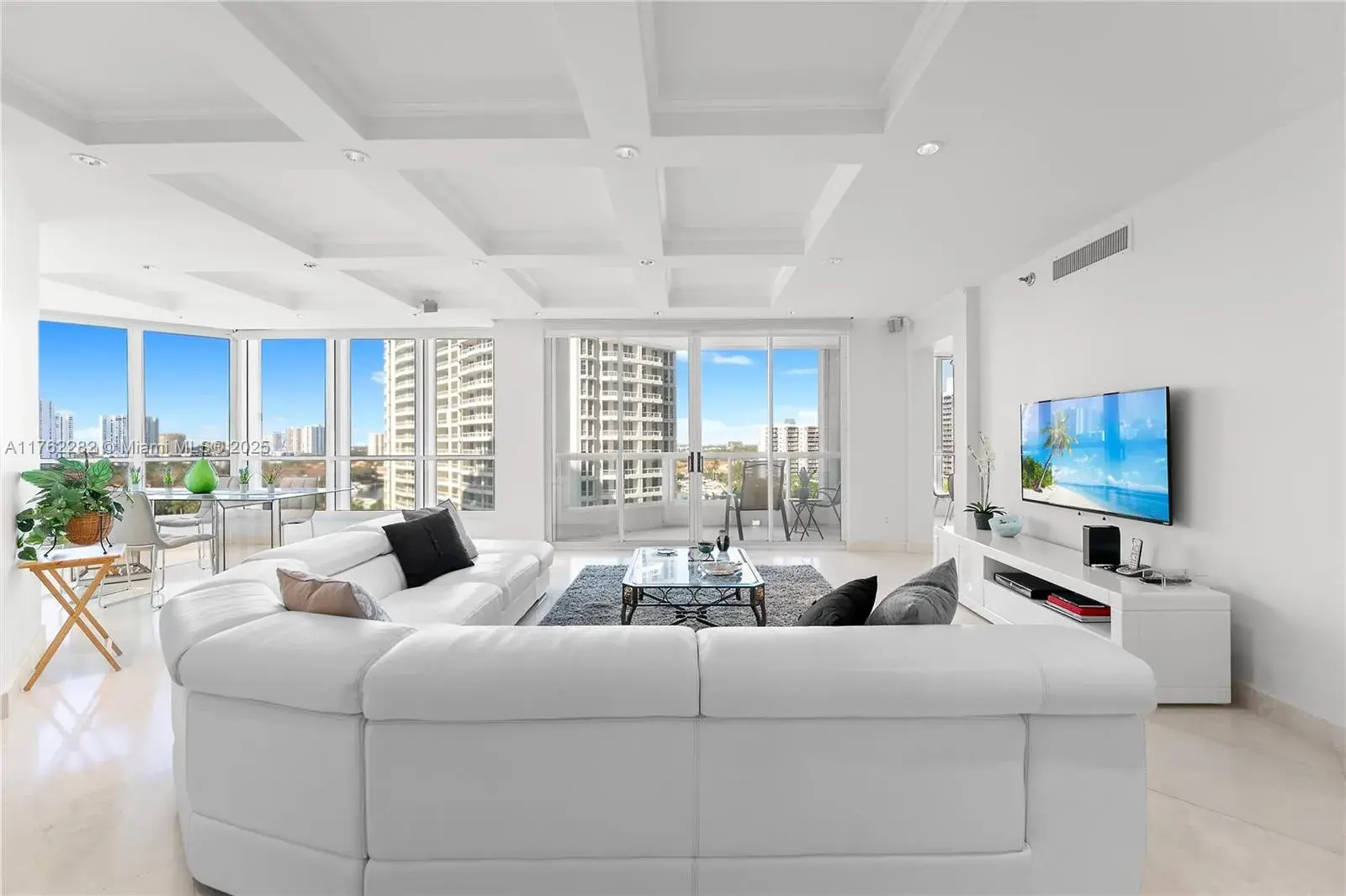 3 bedroom 2 bath Residential for sale at 21150 Point Pl # 1102, Aventura FL 33180