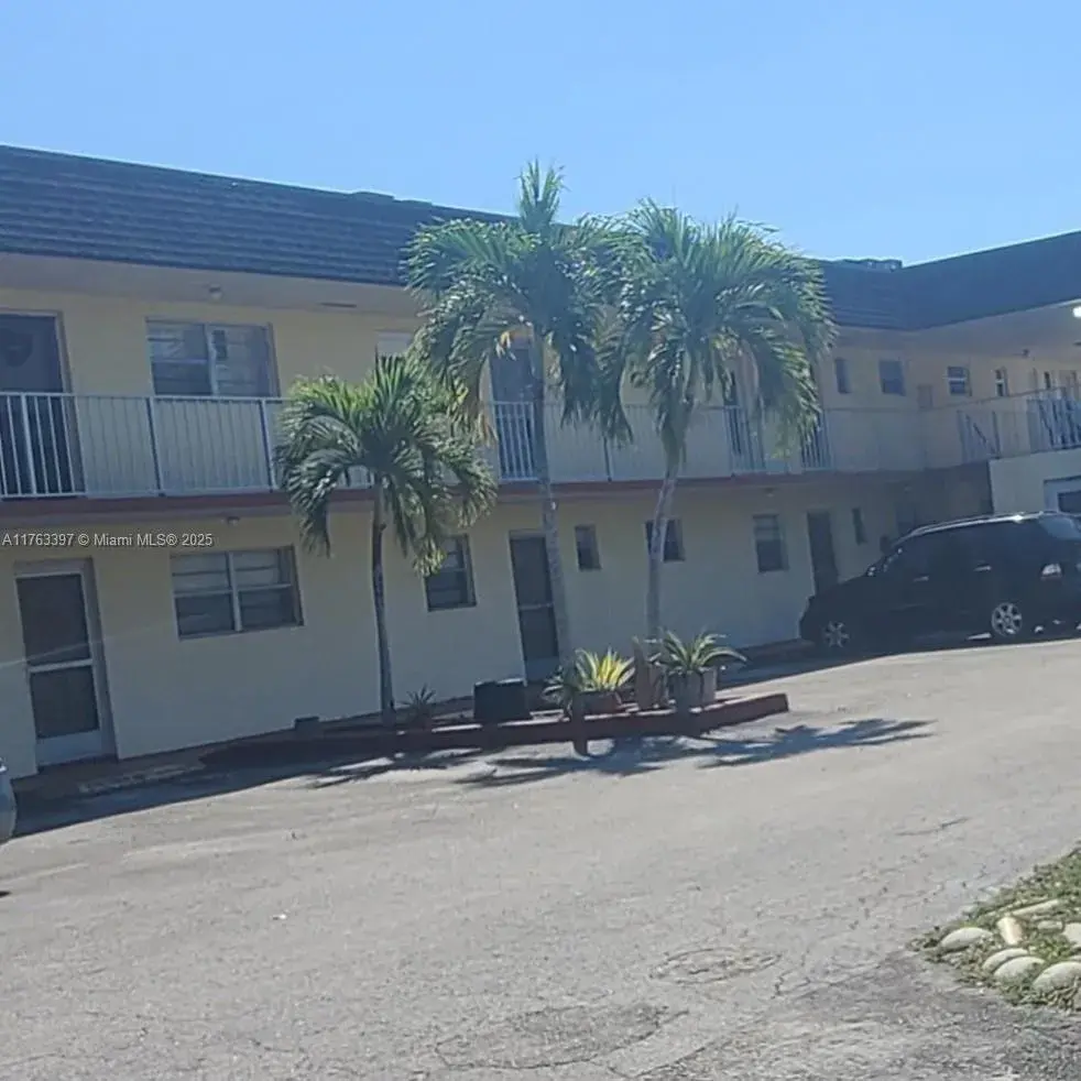 2 bedroom 1 bath Residential for sale at 19305 NE 2 AVE # 2323, Miami FL 33179
