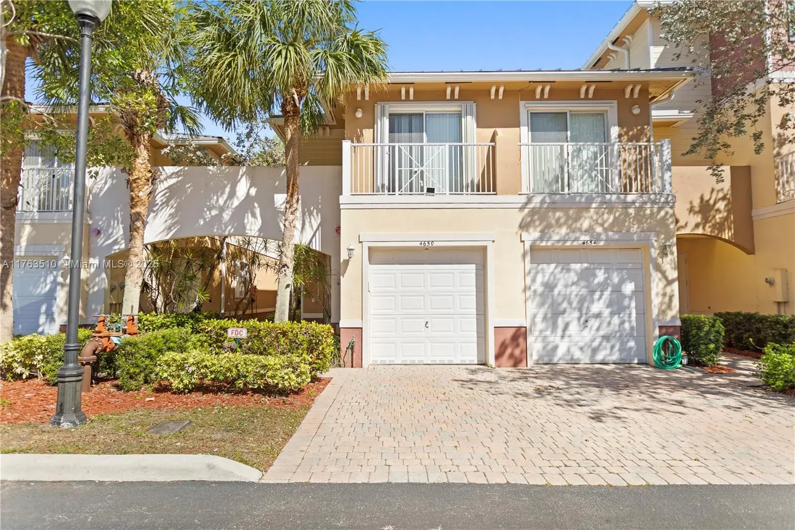2 bedroom 2 bath Residential for sale at 4650 SW 75th Way, Davie FL 33314