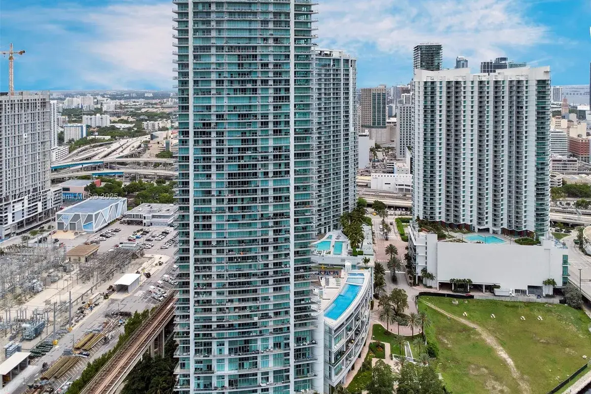 92 SW 3rd St # 1710, Miami FL 33130