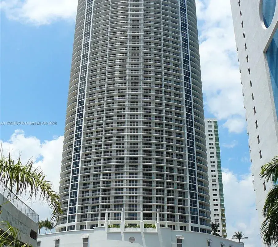 1750 N Bayshore Dr # 2215, Miami FL 33132