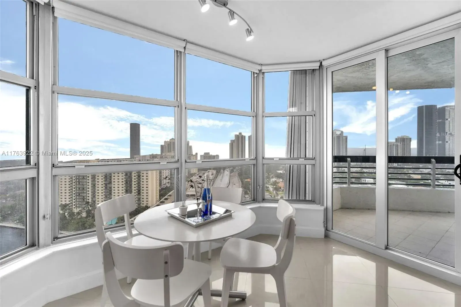3 bedroom 3 bath Residential for sale at 19195 NE 36th Ct # 2606, Aventura FL 33180