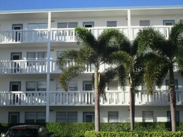 2069 Exeter # D, Boca Raton FL 33434