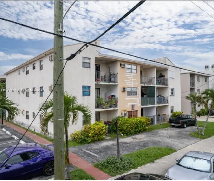 1 bedroom 1 bath Residential for sale at 142 SW 18th Ave # 25, Miami FL 33135