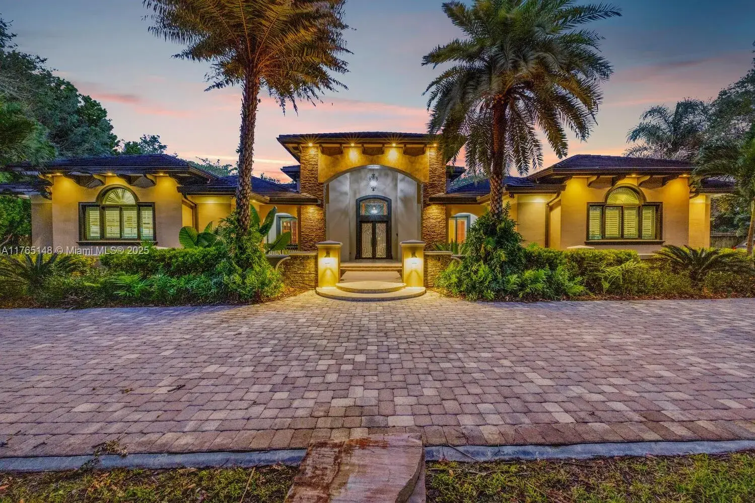 4 bedroom 4 bath Residential for sale at 9425 SW 94 CT, Miami FL 33176