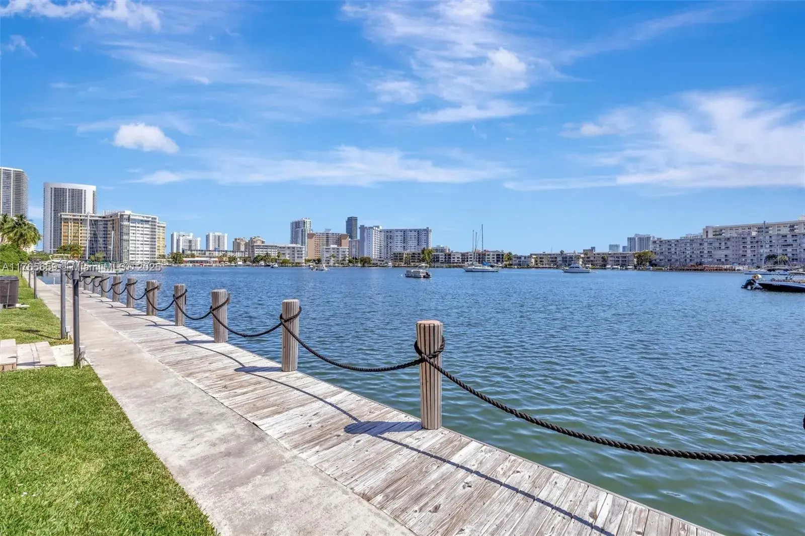 1 bedroom 1 bath Residential for sale at 2200 Diana Dr # 111, Hallandale Beach FL 33009