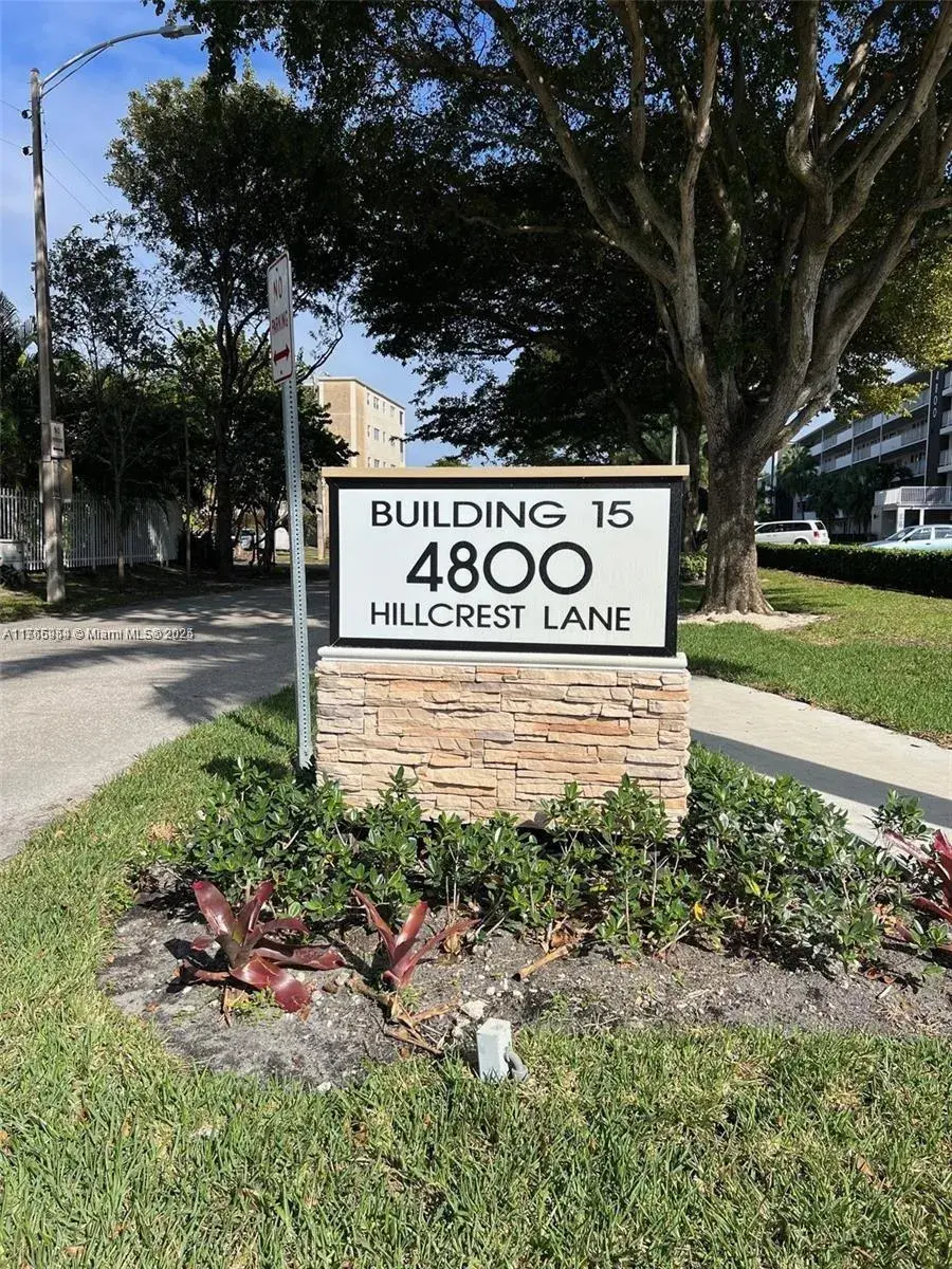2 bedroom 2 bath Residential for sale at 4800 Hillcrest Ln # 402, Hollywood FL 33021