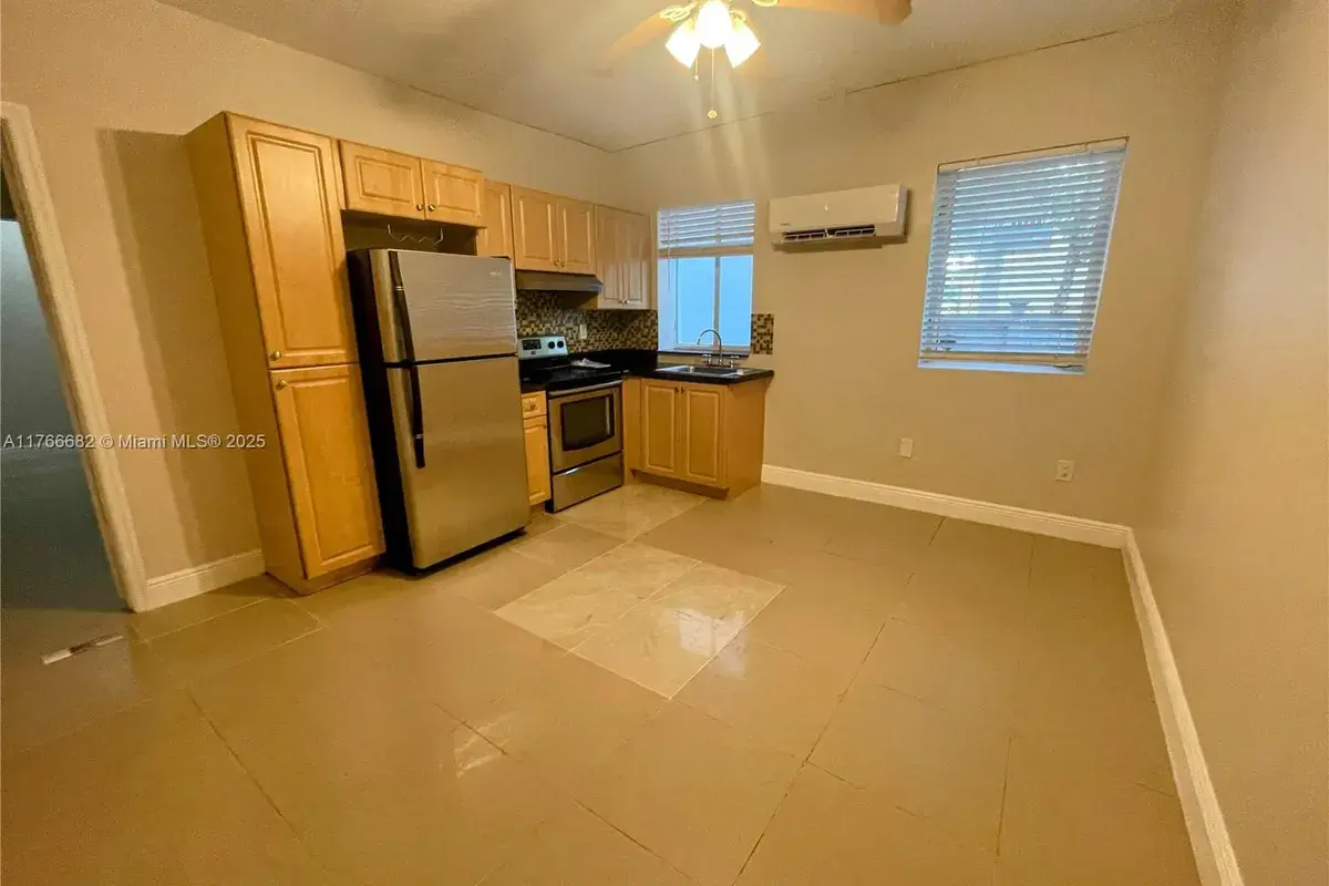 1021 NW 3rd St # 108, Miami FL 33128