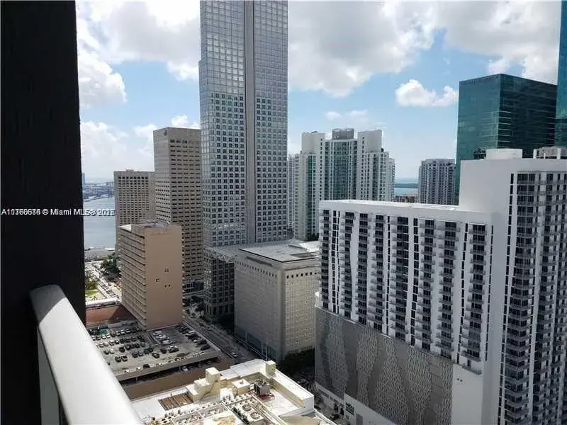 1 bedroom 1 bath Residential for sale at 151 SE 1st St # 3207, Miami FL 33131